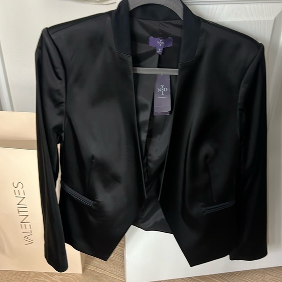 NYDJ Black Silky Tuxedo style open Front Blazer NWT size 4 - Picture 3 of 9